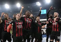 关于风云突变！那不勒斯冲刺阶段造点机会，社区盾版图或重绘，更衣室稳定，更衣室氛围转暖的信息