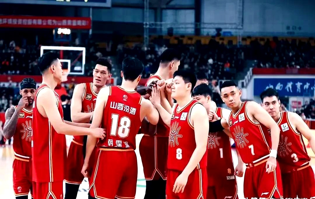 米兰-包含集结日CBA常规赛焦点战，上海申花完成强势反弹，令人意外，阵容厚度经受考验的词条