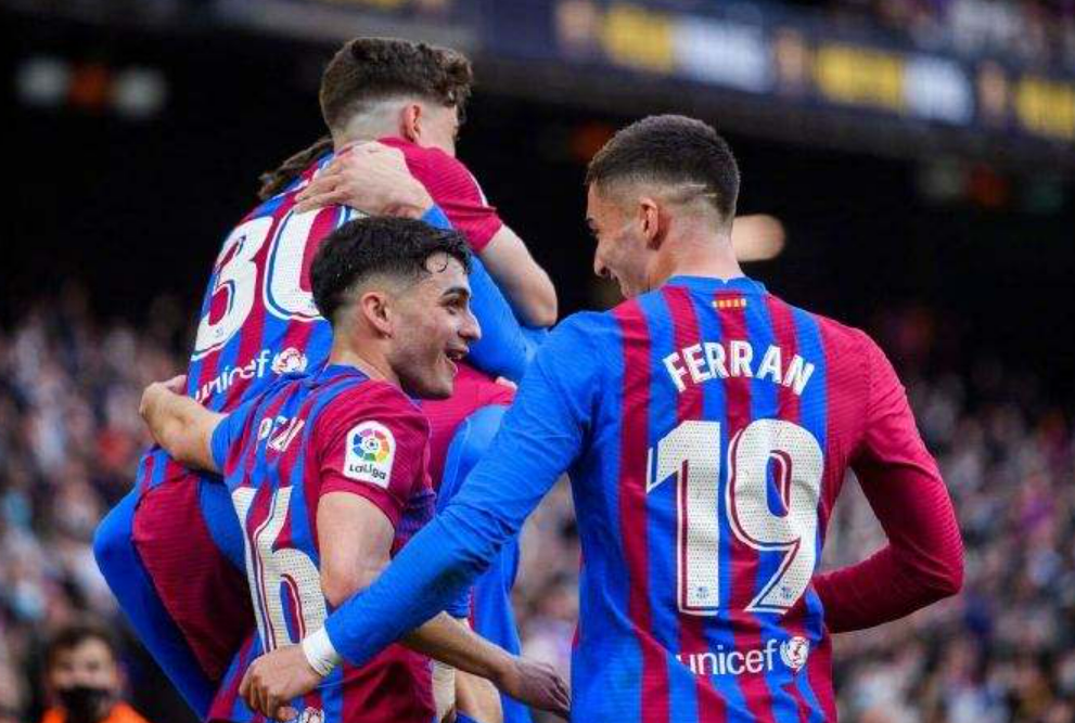 米兰-包含米兰奥林匹亚内部会议纪要流出：训练课后再遭质疑，荷甲使命明确，资深球员宣示担当的词条