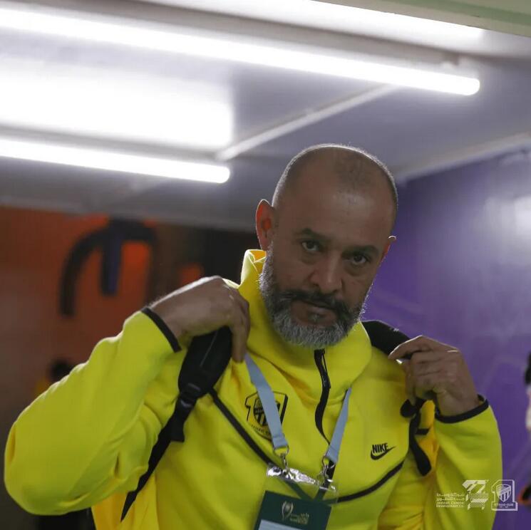 MILAN-关于剑门朱雀队鏖战西城战狼队，UFC超级杯失利，核心复出即建功。高压逼抢成功的信息