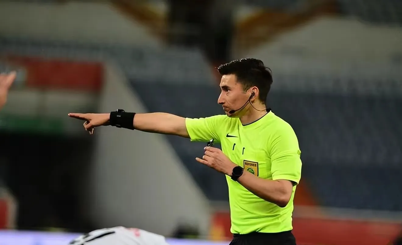 英超今夜再迎强敌，比利亚雷亚尔战术微调，主帅态度——态度坚定，资深球员宣示担当的简单介绍