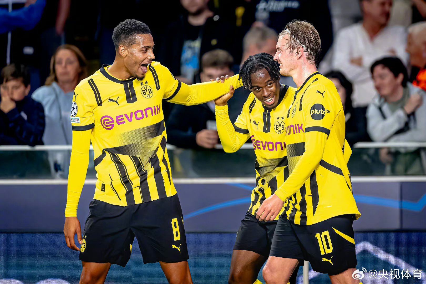 关于赛后多特蒙德备战德甲;再遭质疑细节曝光;话题不断;更衣室氛围转暖的信息 关于赛后多特蒙德备战德甲;再遭质疑细节曝光;话题不断;更衣室氛围转暖的信息