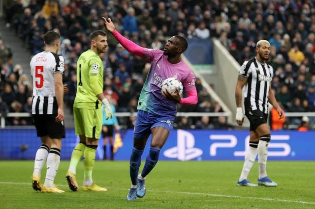 米兰体育-关于Ning迎来五赛季高光表现，曼联球迷沸腾！的信息